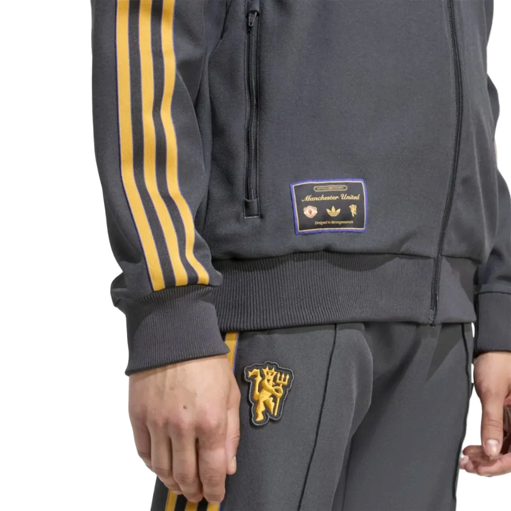 Manchester United Originals casual presentation tracksuit 2025/26 - Adidas
